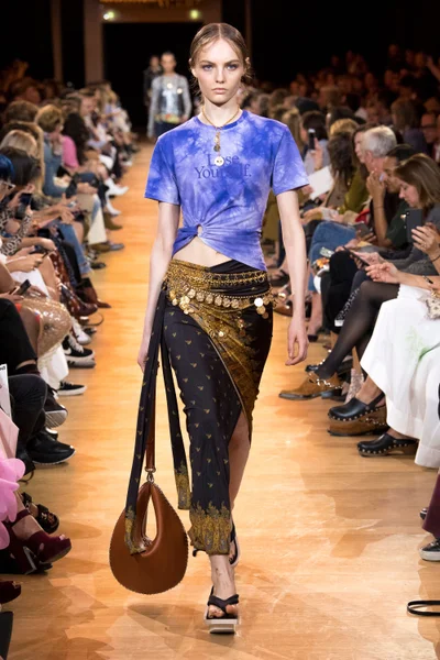 Look 3
